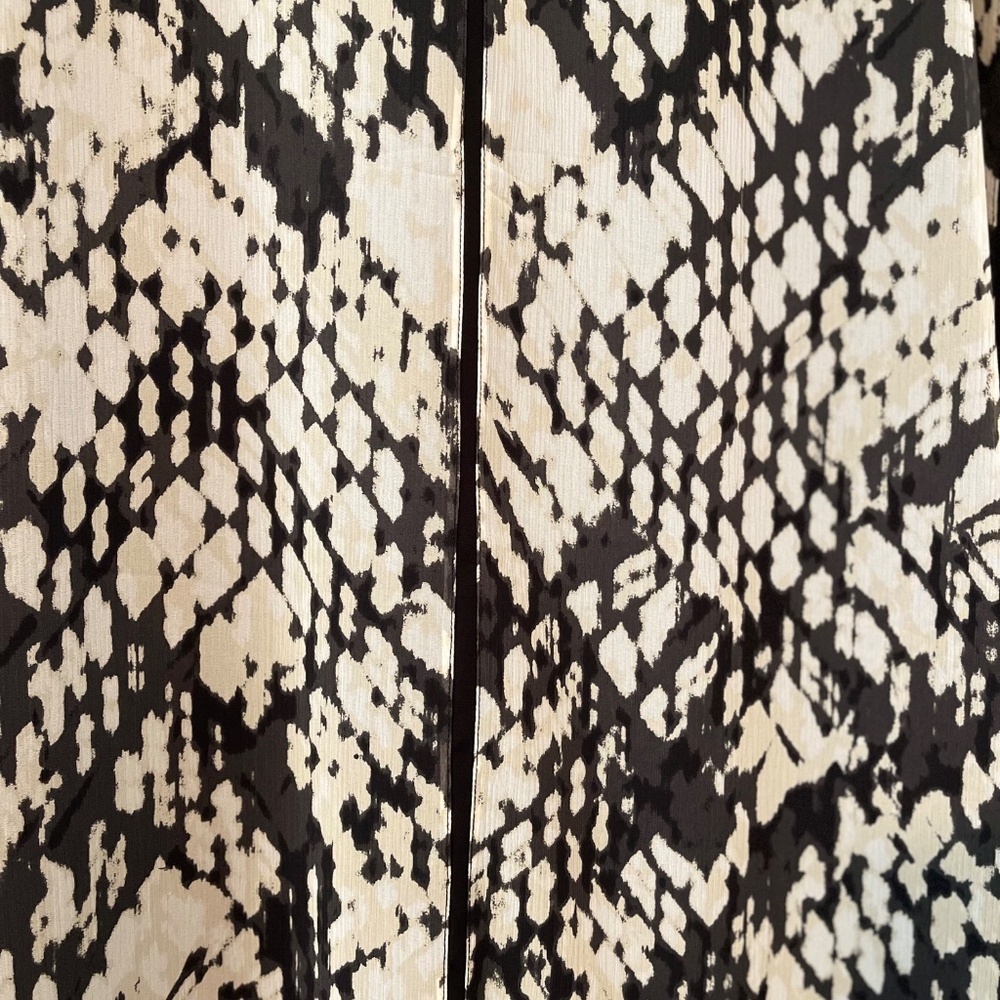 Vince 100% Silk Sleeveless Shift Dress Abstract/Snakeskin-ish Print ~ Size 8 - Picture 10 of 11